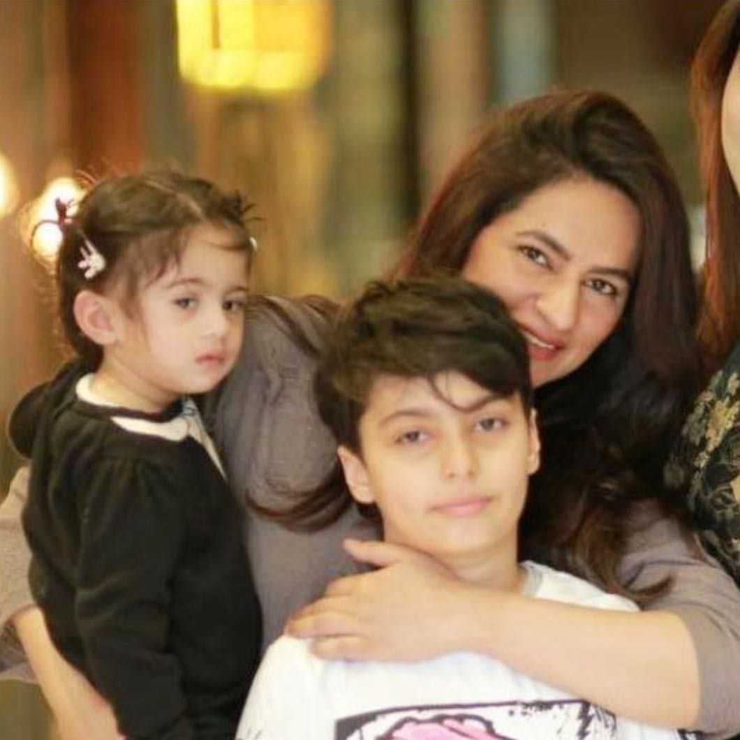 Fawad Khan Latest Pictures With His Family – Health Fashion